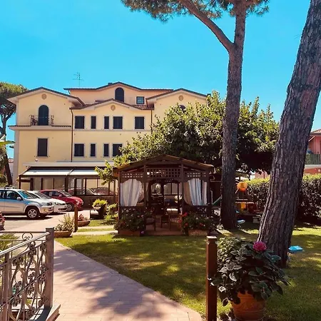 Virginia Hotel Marina di Massa