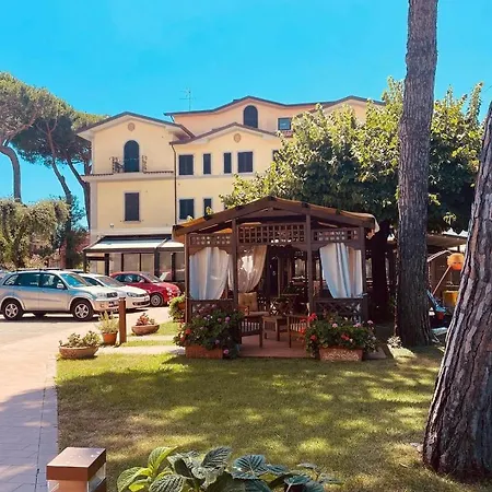 Virginia Marina di Massa