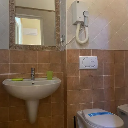 Virginia מלון 3*