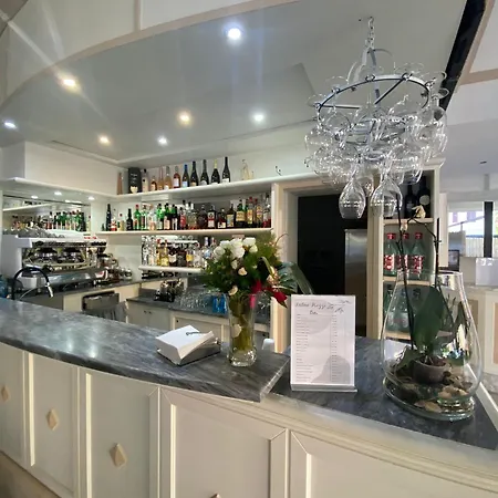 Virginia מלון מרינה די מסה