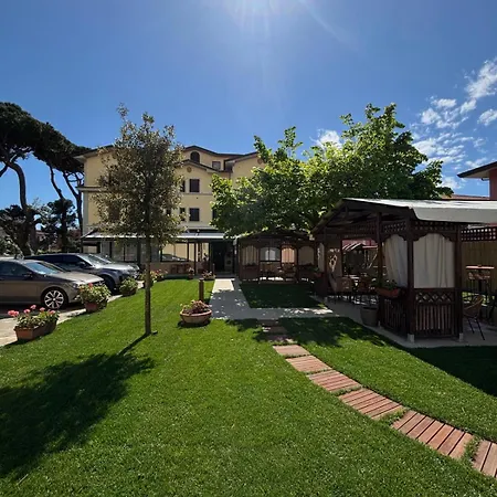 Virginia Marina di Massa