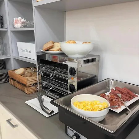 מלון Virginia 3*